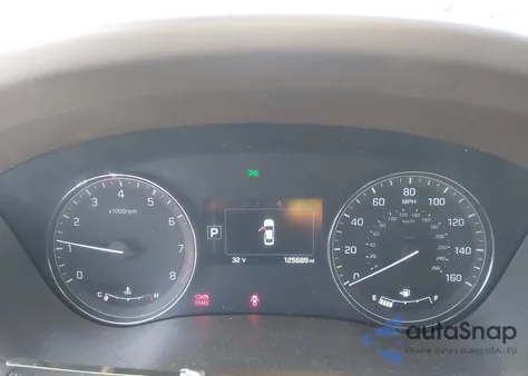 2015 Hyundai Genesis 3.8 z USA, uszkodzony, nr VIN KMHGN4JE0FU063078